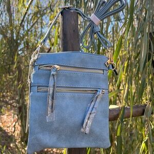 Isabelle Small Lightweight Shoulder Bag